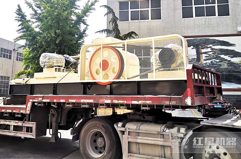 紅星設(shè)備發(fā)貨現(xiàn)場
