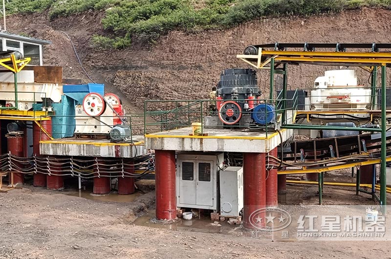 河南花崗巖破碎制砂生產(chǎn)線現(xiàn)場(chǎng) 河南花崗巖破碎制砂生產(chǎn)線現(xiàn)場(chǎng)