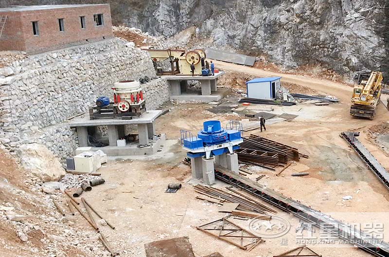 時產(chǎn)300噸的大型鵝卵石制砂機(jī)設(shè)備 時產(chǎn)300噸的大型鵝卵石制砂機(jī)設(shè)備