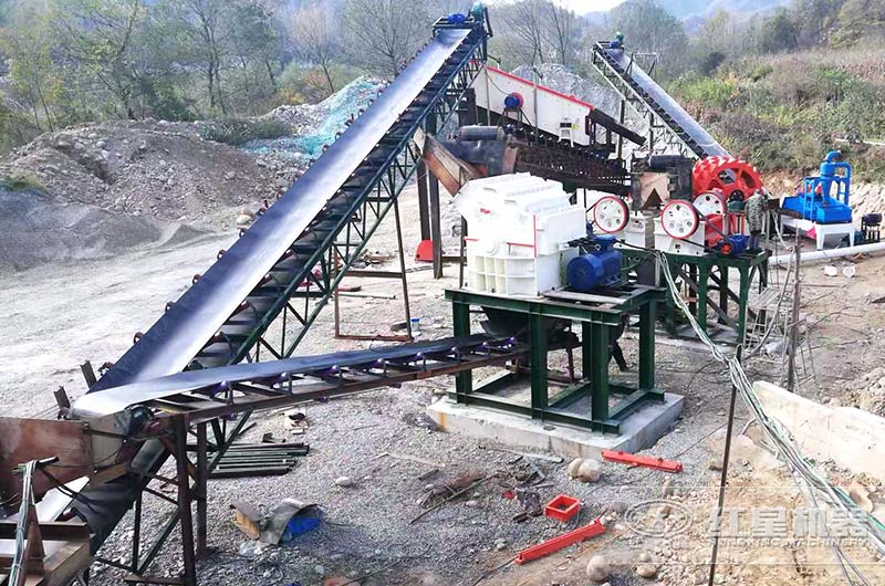 建筑垃圾破碎生產(chǎn)線安裝現(xiàn)場(chǎng) 建筑垃圾破碎生產(chǎn)線安裝現(xiàn)場(chǎng)