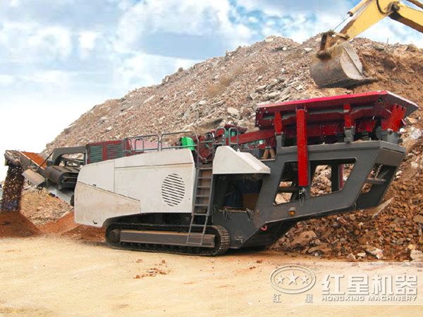 移動煤矸石粉碎機(jī)生產(chǎn)現(xiàn)場 移動煤矸石粉碎機(jī)生產(chǎn)現(xiàn)場