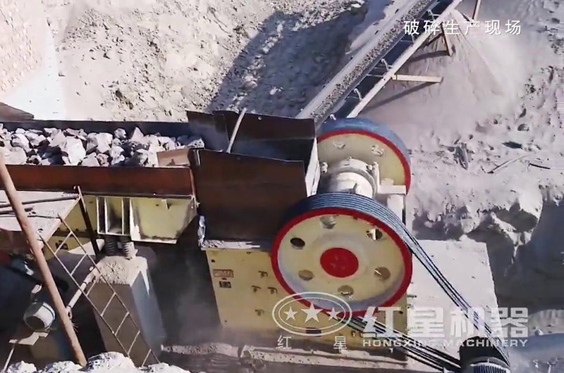 鄂式破碎機(jī)設(shè)備粗破中的佼佼者 鄂式破碎機(jī)設(shè)備粗破中的佼佼者