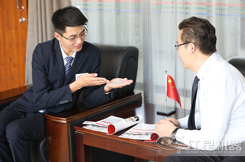 紅星技術(shù)工程師為用戶量身定制方案 紅星技術(shù)工程師為用戶量身定制方案