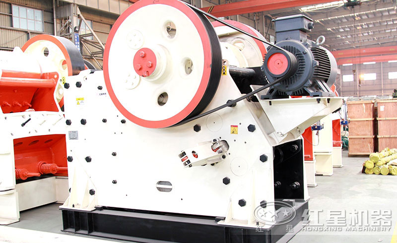 日產(chǎn)8000噸的顎式破碎機(jī) 日產(chǎn)8000噸的顎式破碎機(jī)