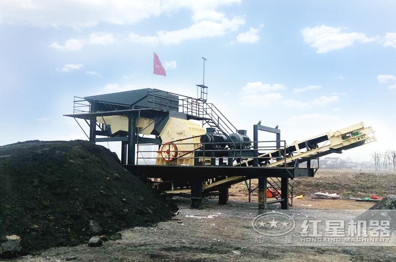 煤炭錘式破碎機(jī)作業(yè)現(xiàn)場 煤炭錘式破碎機(jī)作業(yè)現(xiàn)場