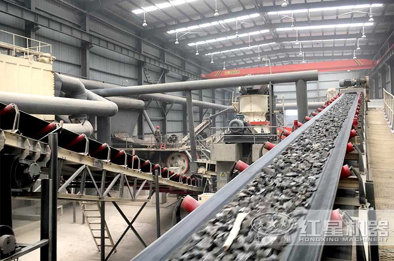 打花崗巖的機器作業(yè)現(xiàn)場 打花崗巖的機器作業(yè)現(xiàn)場