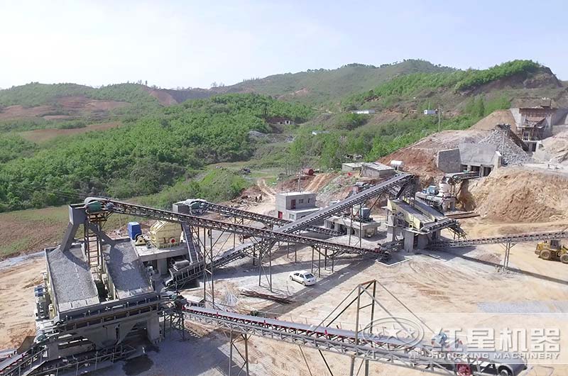 砂石料廠生產(chǎn)設備作業(yè)現(xiàn)場 砂石料廠生產(chǎn)設備作業(yè)現(xiàn)場