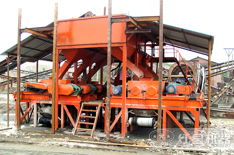 對(duì)輥破作業(yè)現(xiàn)場(chǎng) 對(duì)輥破作業(yè)現(xiàn)場(chǎng)